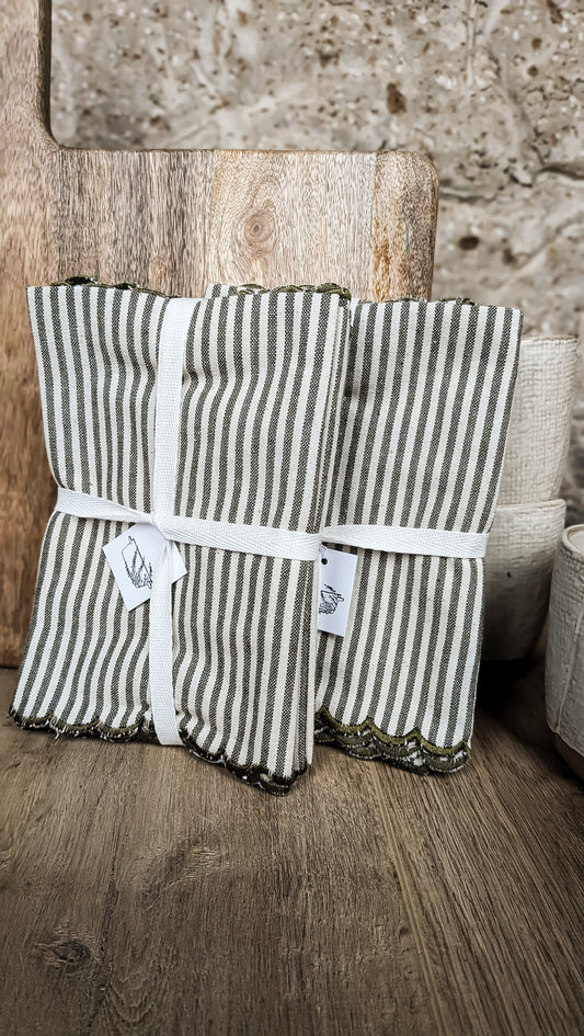 Stripes & Scallops Table Napkins