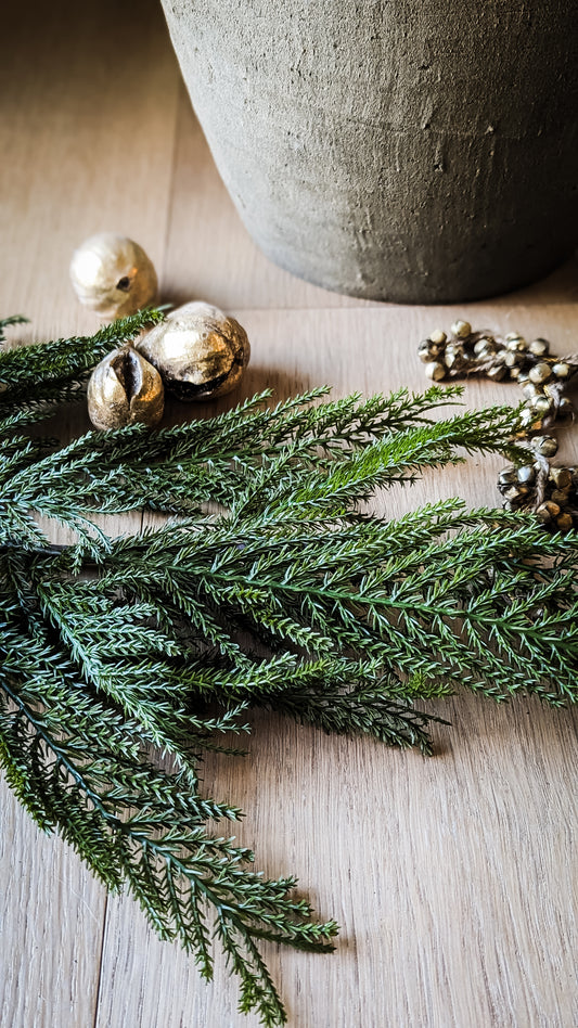 Winter Cypress Spray, L