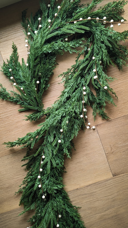 White Plum Berry Garland