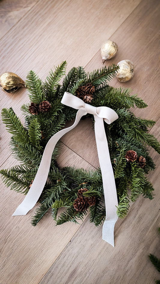 Fresh Touch Balsam Fir Wreath, Pinecones