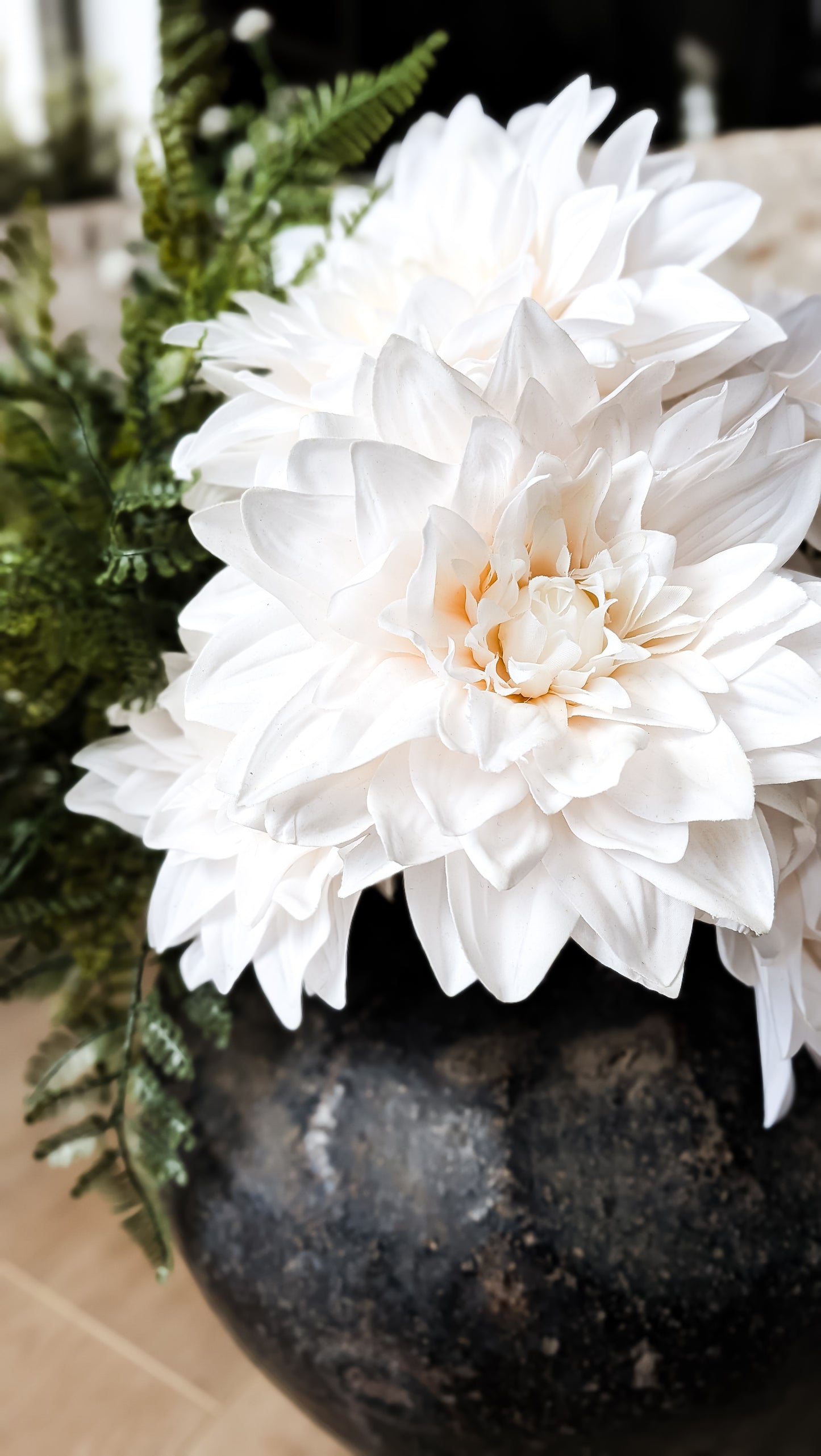 Real Touch Dahlia: Ivory